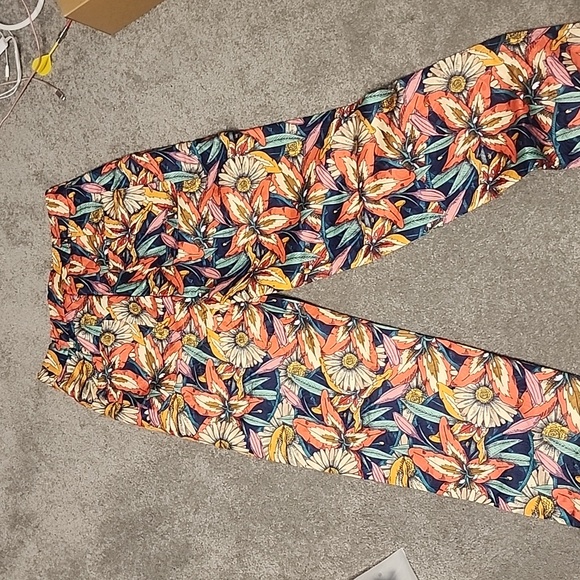 Shein Pants colorful - Picture 2 of 3
